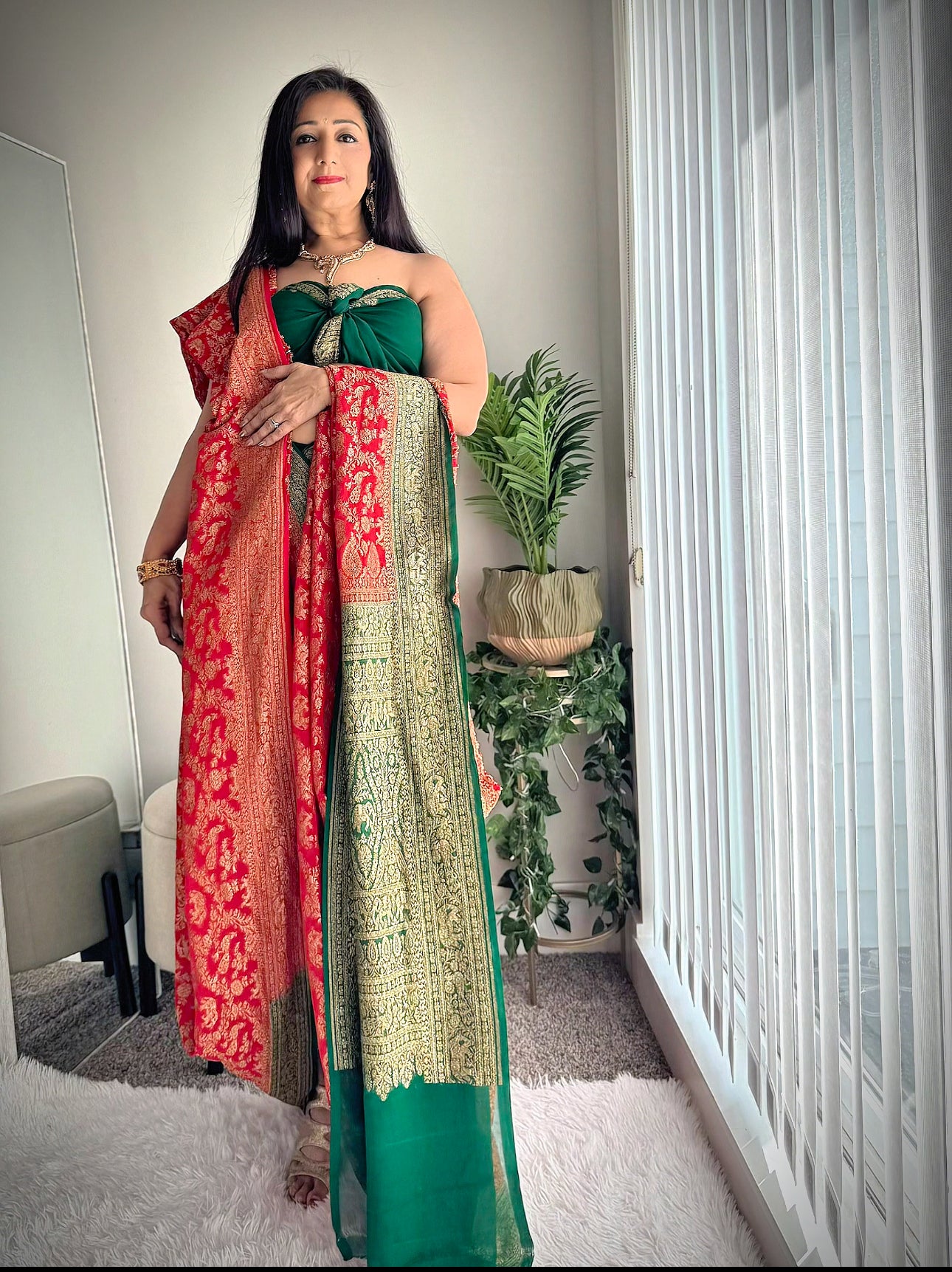 Handwoven pure Banarasi Khaddi Georgette Saree in Red & Green
