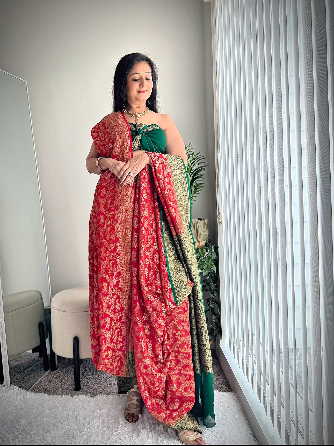 Handwoven pure Banarasi Khaddi Georgette Saree in Red & Green