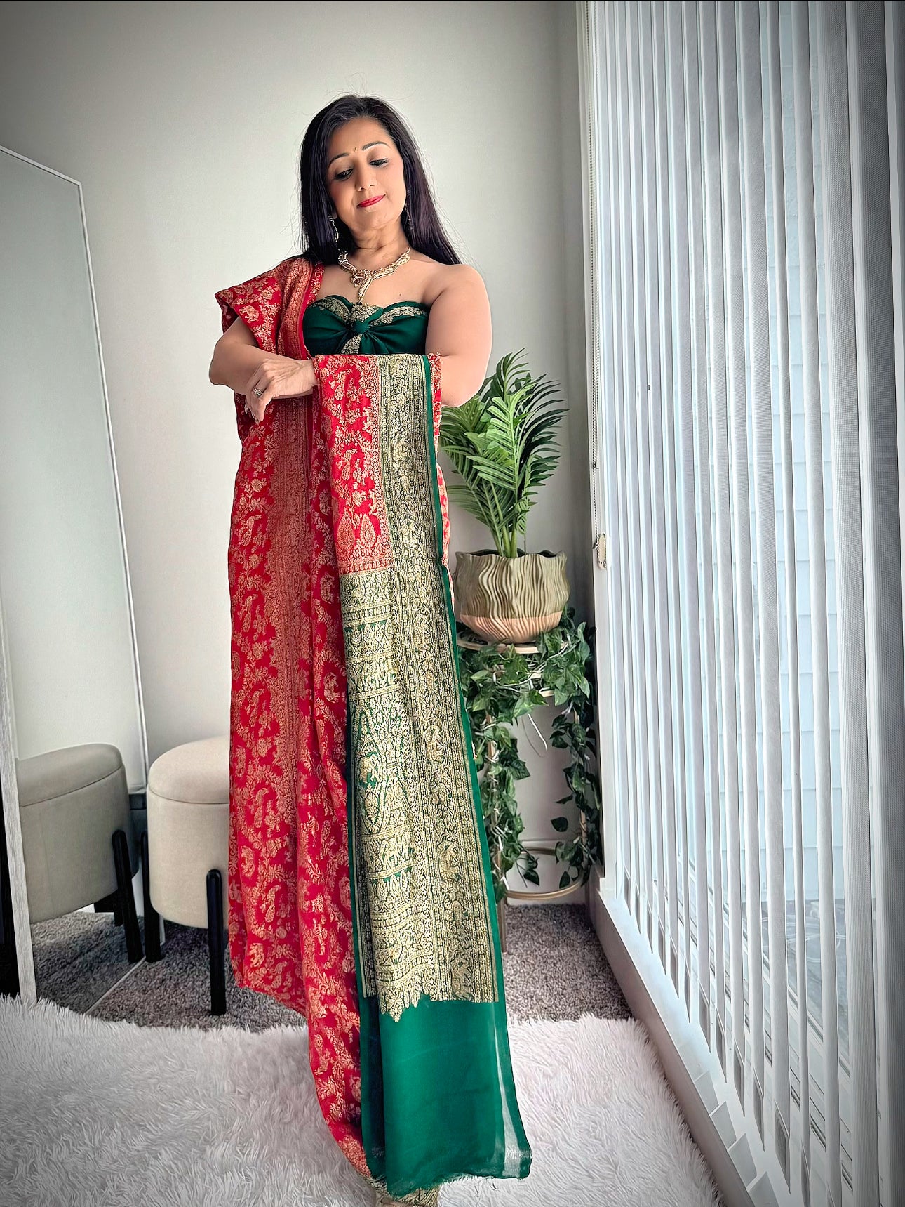 Handwoven pure Banarasi Khaddi Georgette Saree in Red & Green