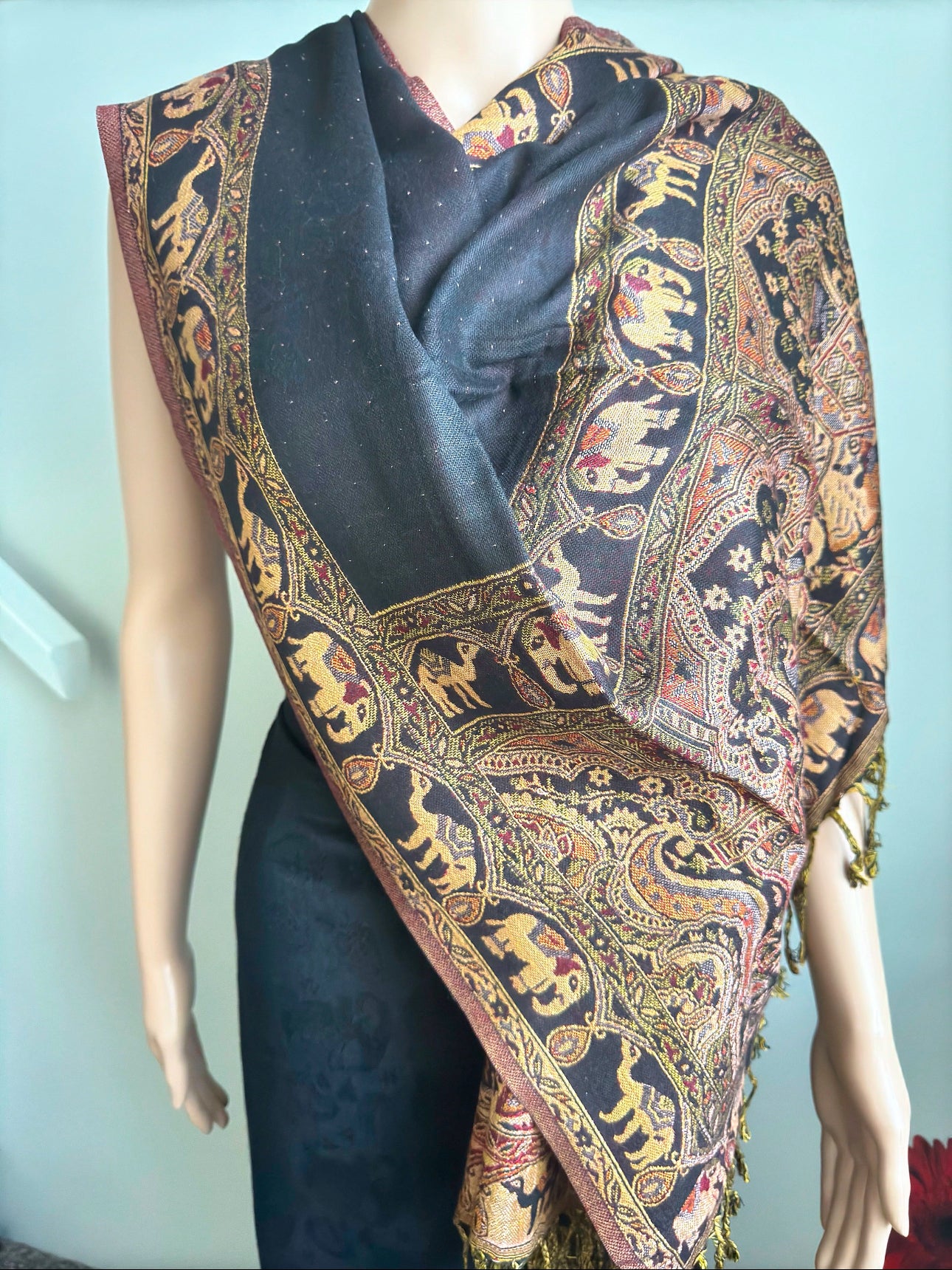 Elephant & Dune Scarf Shawl (Black)