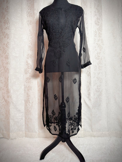 Monochrome Chikankari Kurti: Chic Tunic with Slits - Femantraa