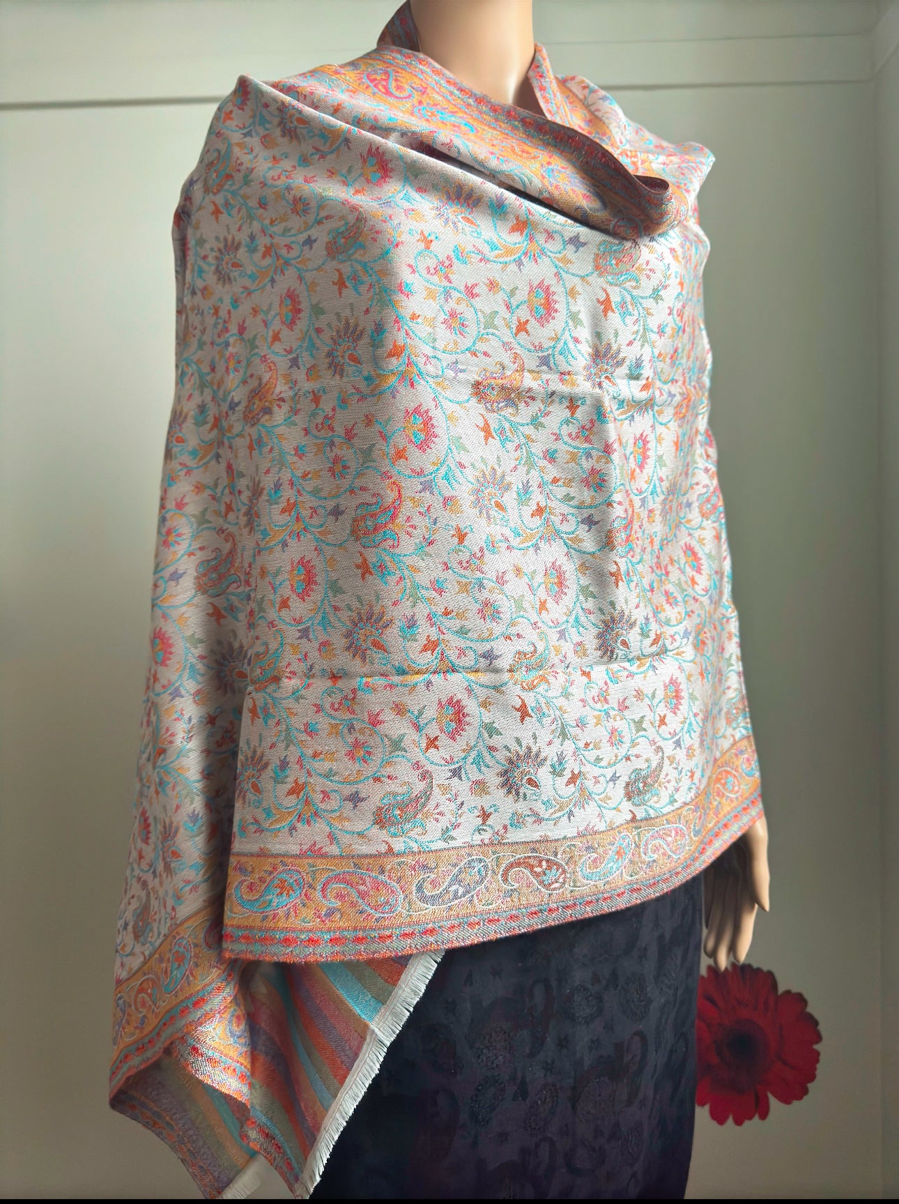 Pashmina Kani Reversible Stole - White Hues: Classic Charm