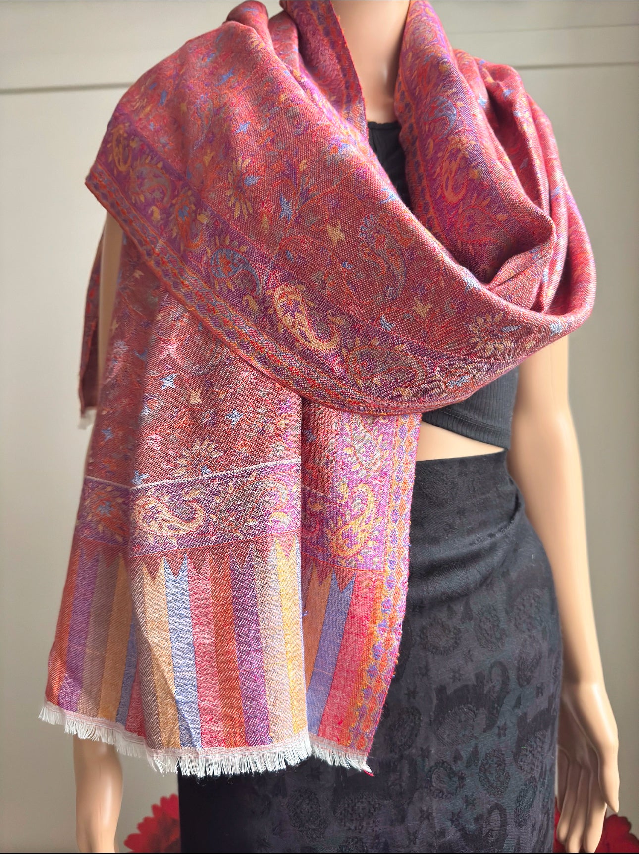 Pashmina Kani Reversible Stole-White Hues